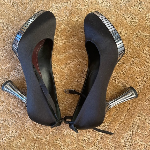 Chanel black satin pump